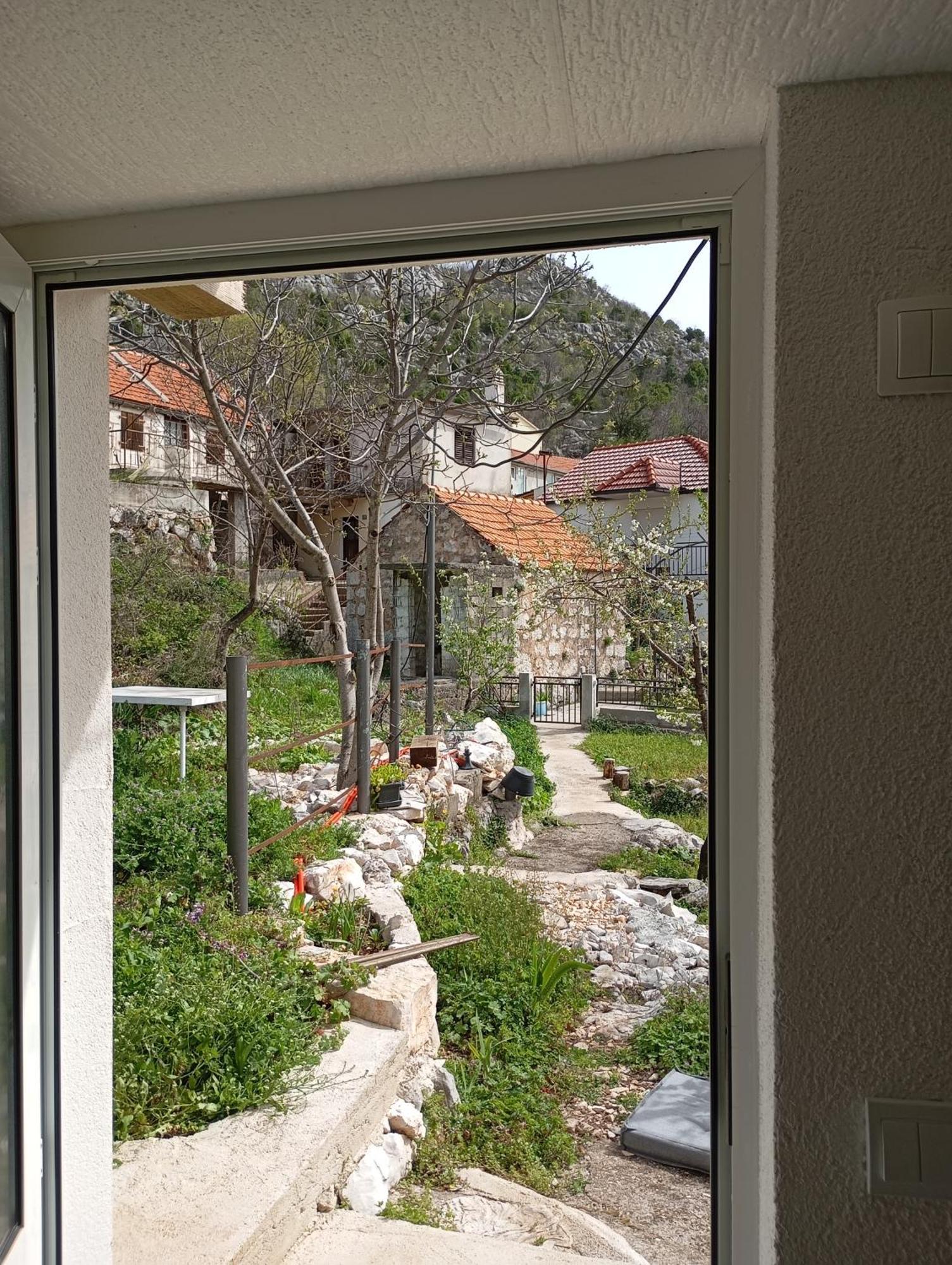 Biokovo Smaller Object 22 M2 * Makarska